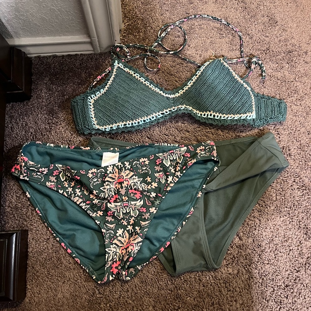 Xhilaration bikini top and bottom